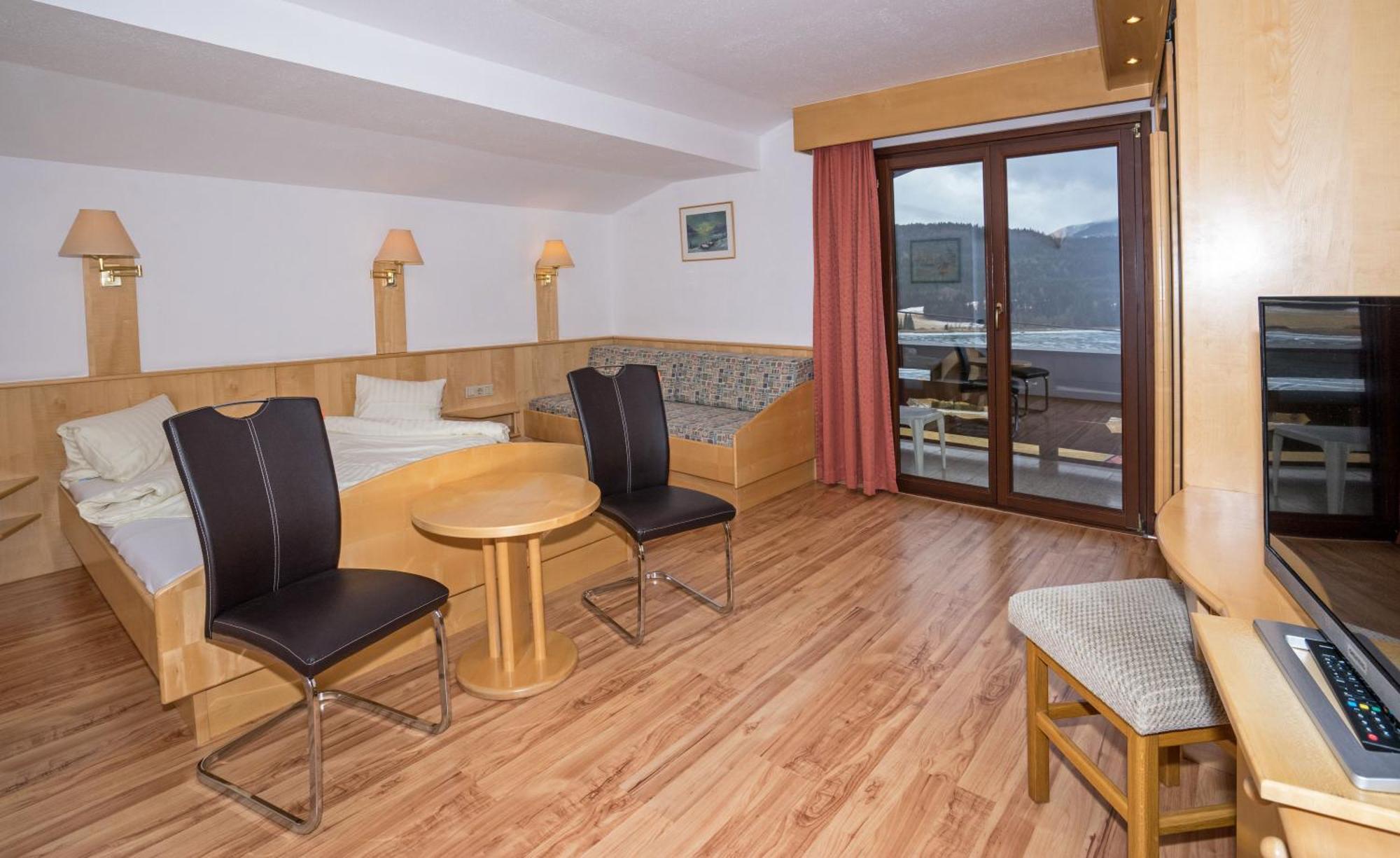 Haus Stampfer Otel Weissensee Oda fotoğraf