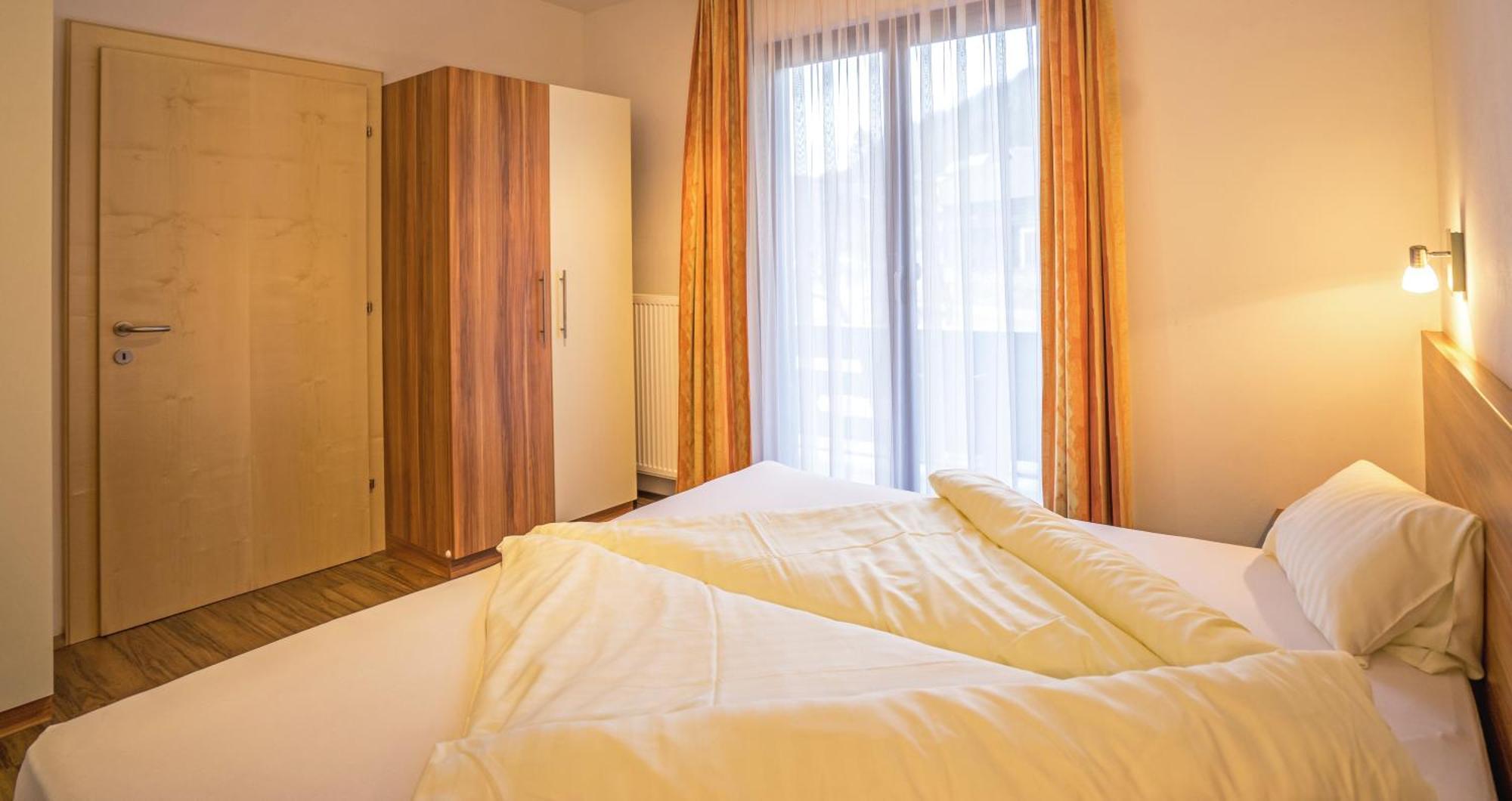 Haus Stampfer Otel Weissensee Oda fotoğraf