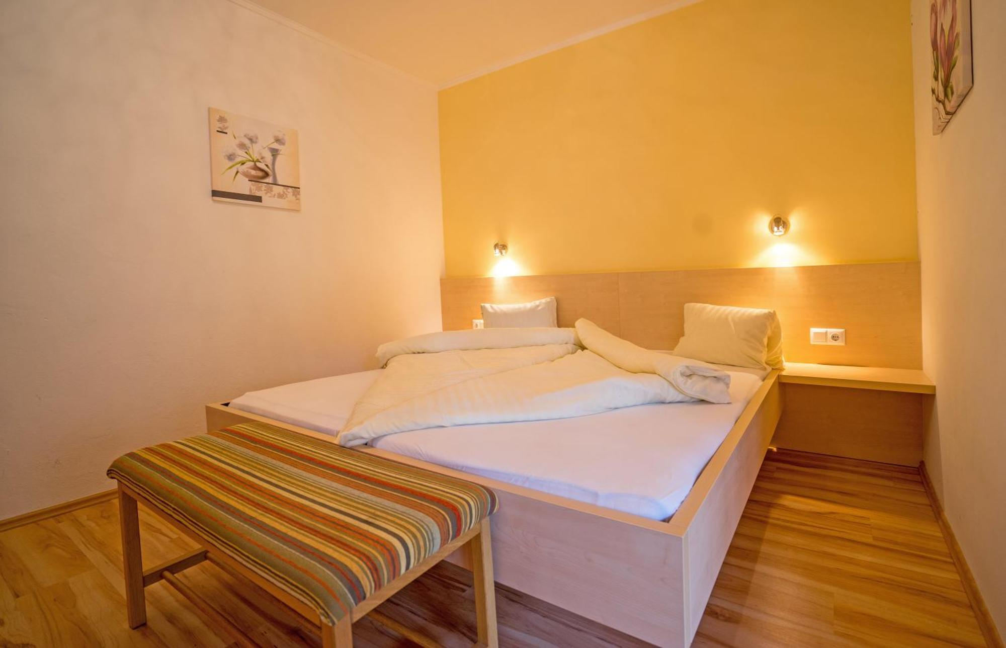 Haus Stampfer Otel Weissensee Oda fotoğraf