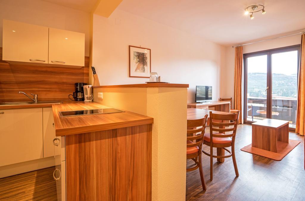 Haus Stampfer Otel Weissensee Oda fotoğraf